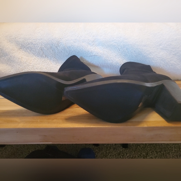 Nasty Gal Suede Pointy Black Boots - Picture 2 of 7